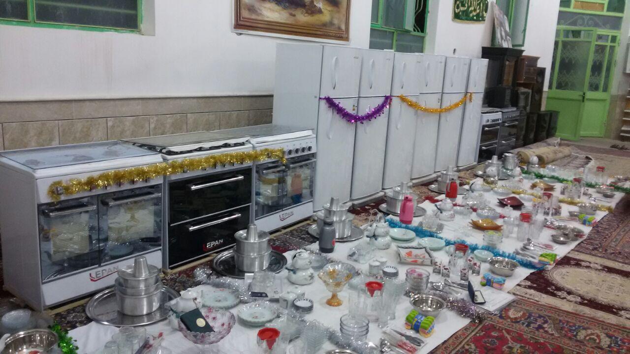 گزارش تصویری از مراسم توزیع 6 سری جهیزیه بین نوعروسان نیازمند